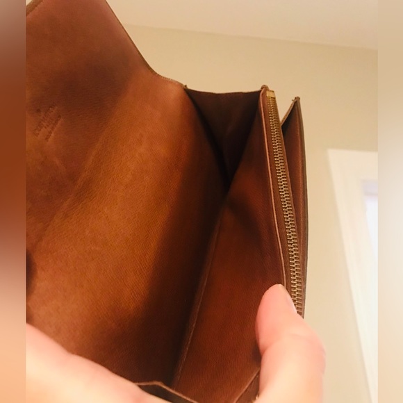 Louis Vuitton Sarah Wallet Brown Coated Canvas
LV Monogram - Picture 11 of 16